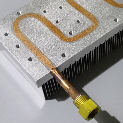 Enbeded النحاس أنبوب بالوعة الحرارة الإلكترونية IGBT لتبريد المياه